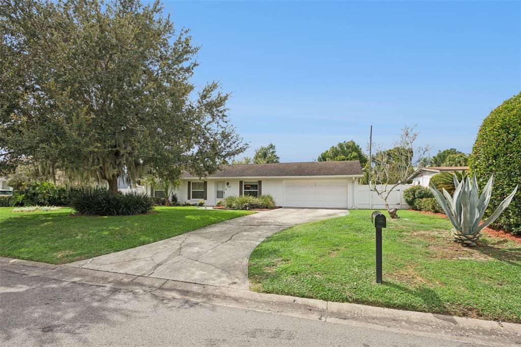 For Sale: $357,000 (3 beds, 2 baths, 1120 Square Feet)
