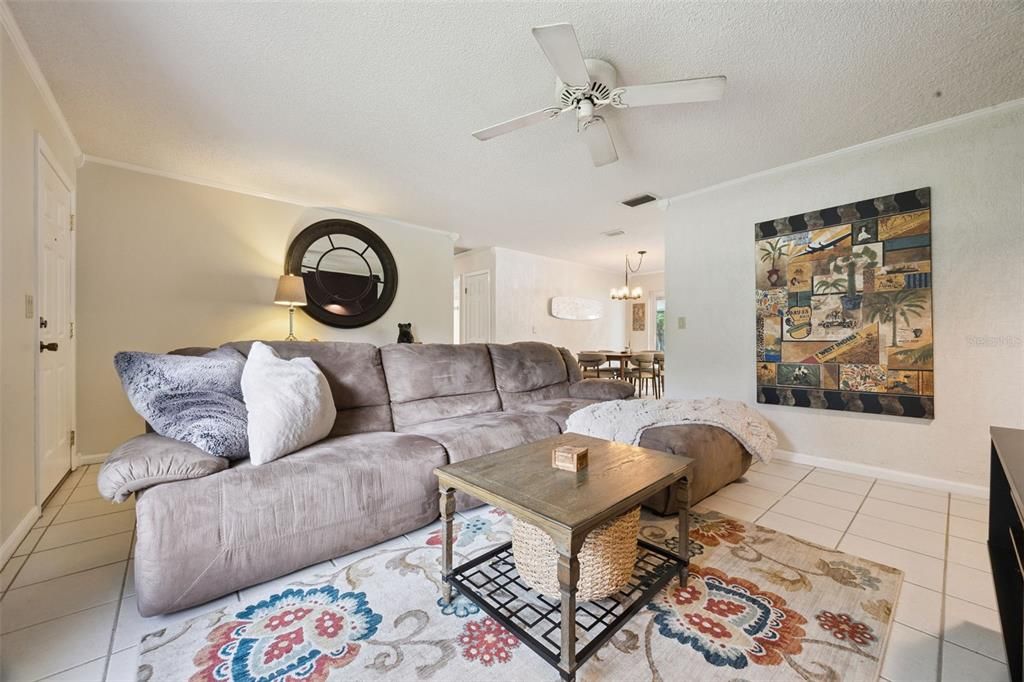 For Sale: $357,000 (3 beds, 2 baths, 1120 Square Feet)