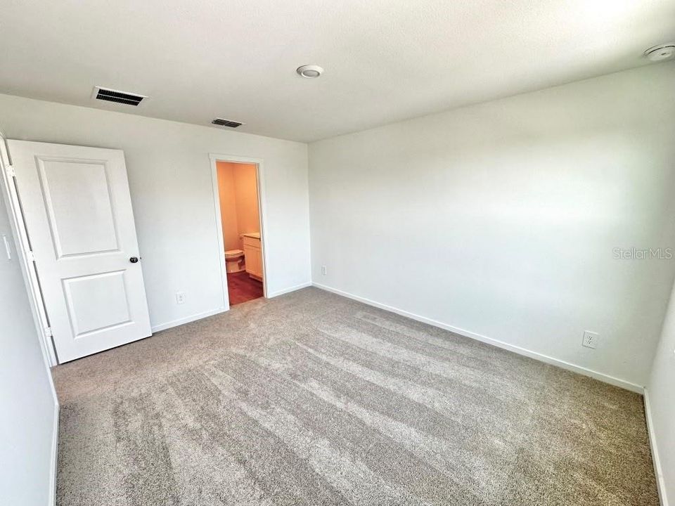 For Rent: $1,840 (3 beds, 2 baths, 1386 Square Feet)