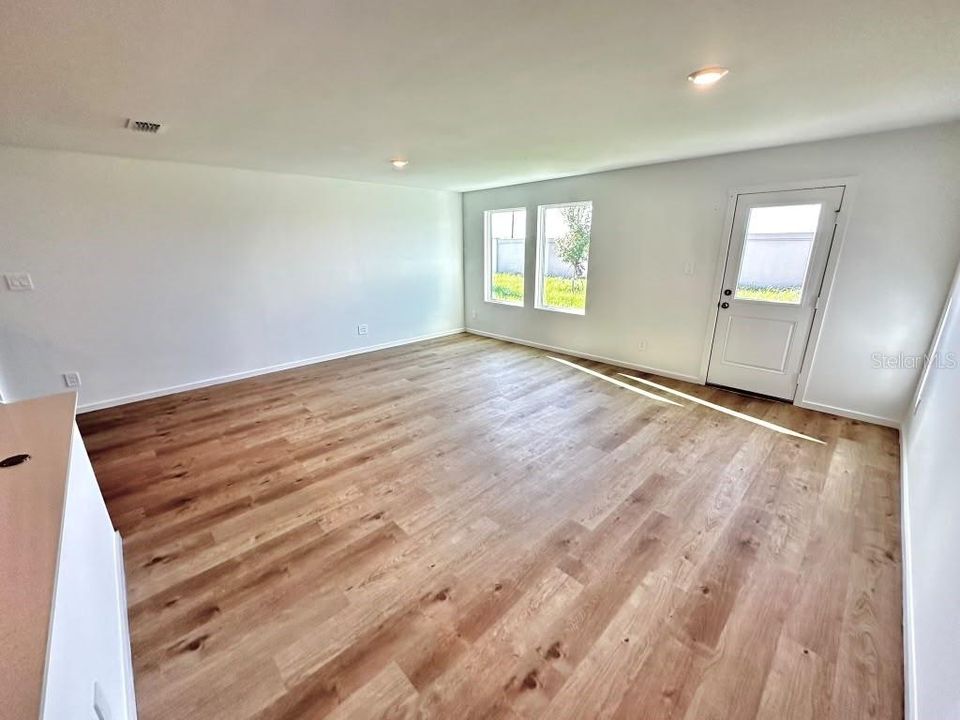 For Rent: $1,840 (3 beds, 2 baths, 1386 Square Feet)
