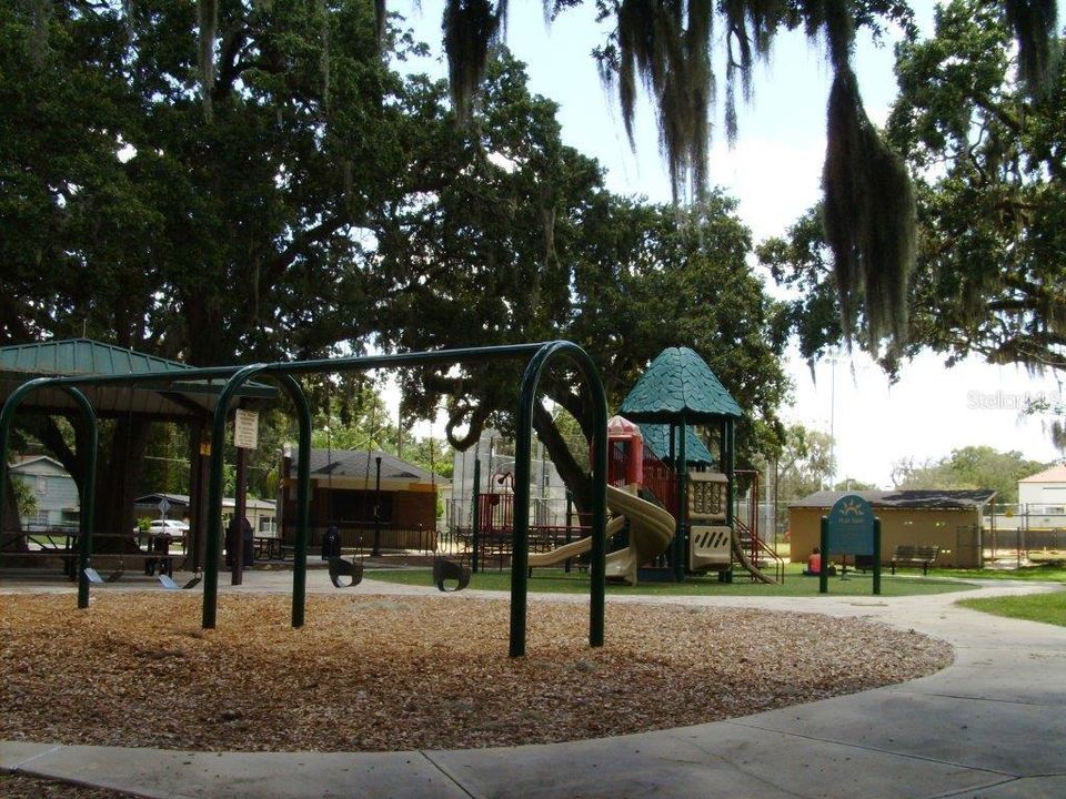 For Rent: $2,125 (2 beds, 1 baths, 900 Square Feet)