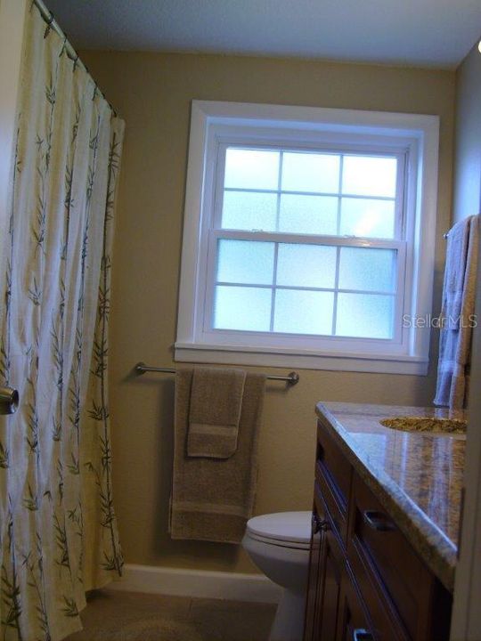 For Rent: $2,125 (2 beds, 1 baths, 900 Square Feet)