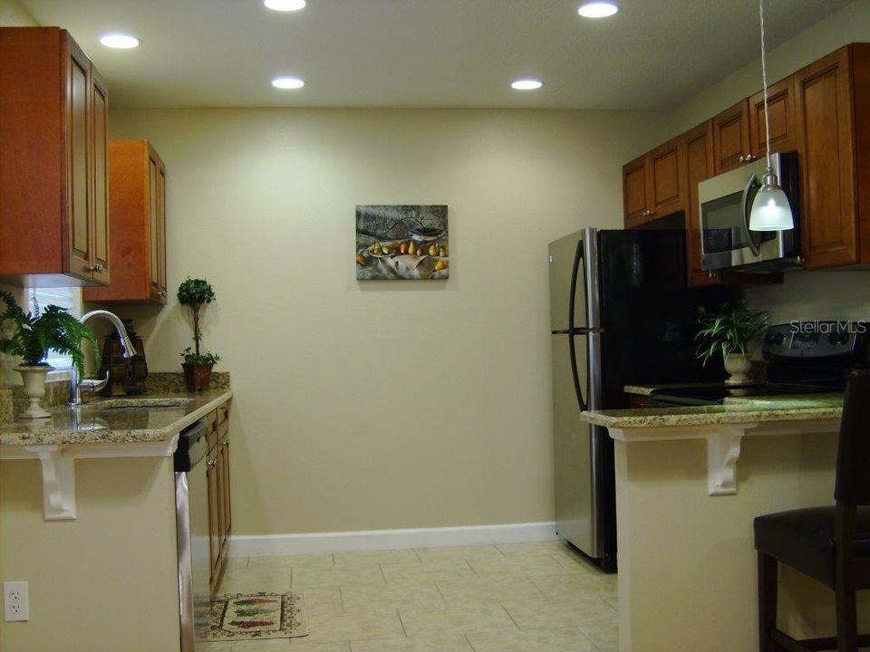 For Rent: $2,125 (2 beds, 1 baths, 900 Square Feet)