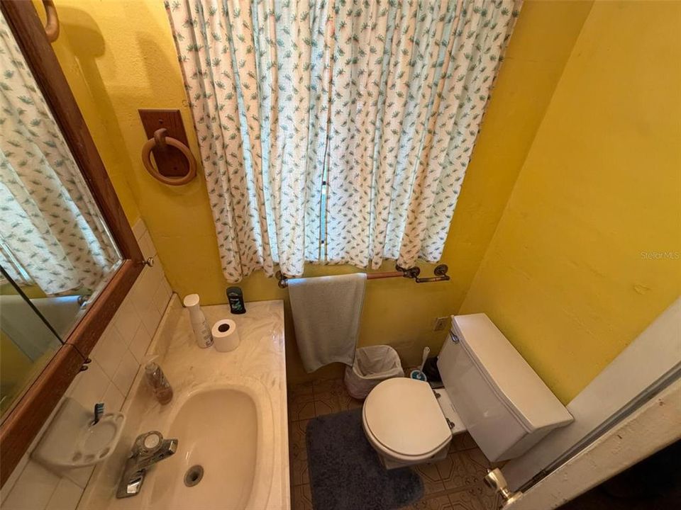 For Sale: $375,000 (3 beds, 1 baths, 1031 Square Feet)