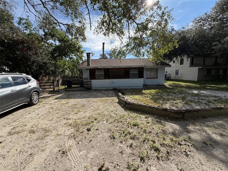 For Sale: $375,000 (3 beds, 1 baths, 1031 Square Feet)