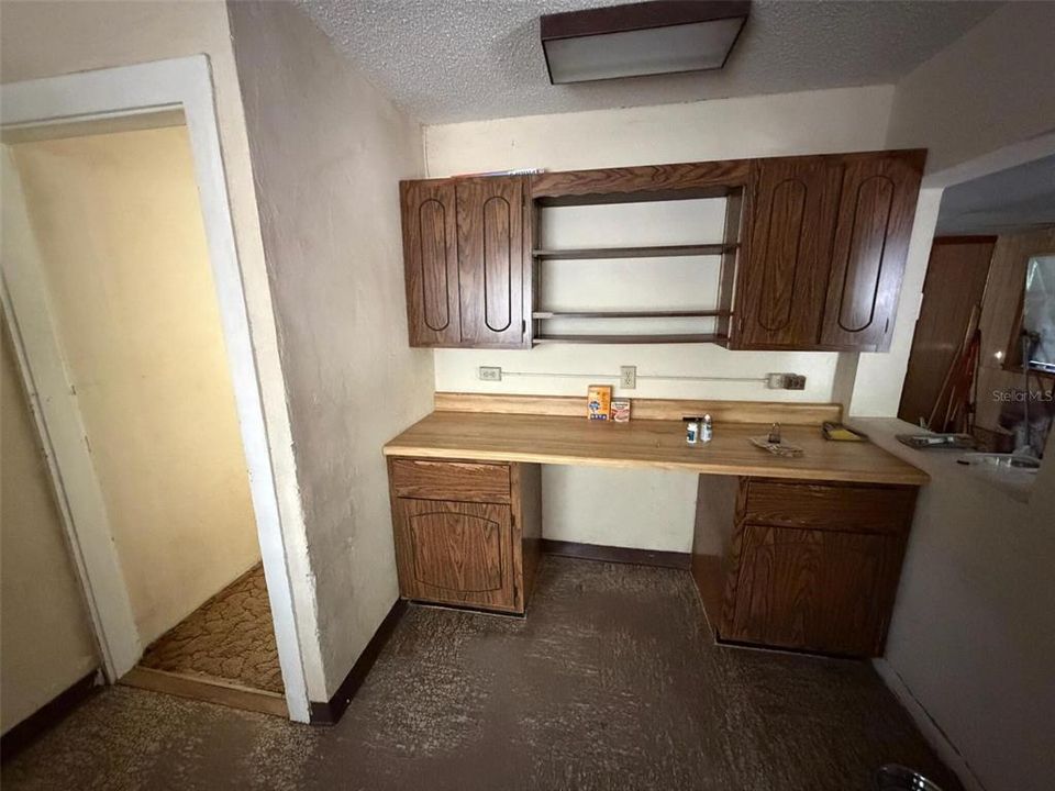 For Sale: $375,000 (3 beds, 1 baths, 1031 Square Feet)