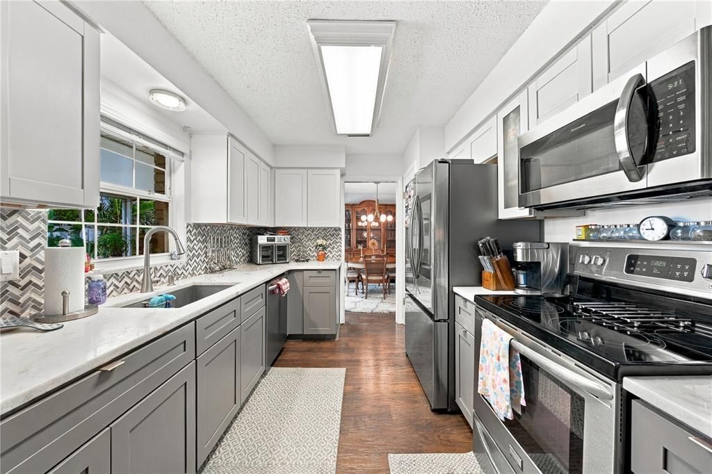 For Sale: $550,000 (3 beds, 2 baths, 1865 Square Feet)