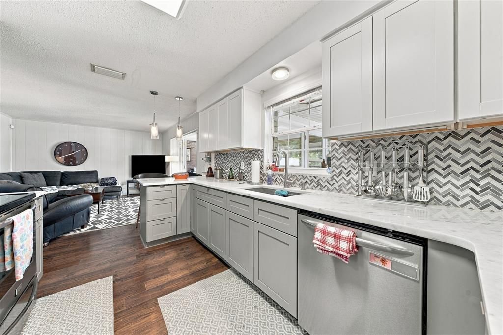 For Sale: $550,000 (3 beds, 2 baths, 1865 Square Feet)