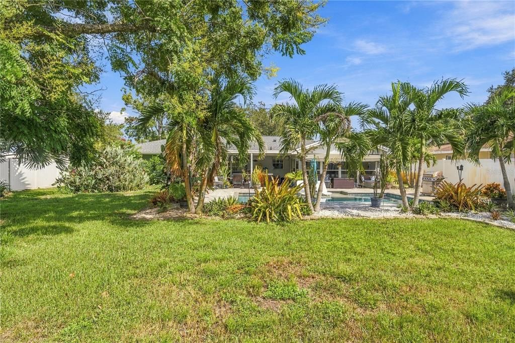 For Sale: $550,000 (3 beds, 2 baths, 1865 Square Feet)
