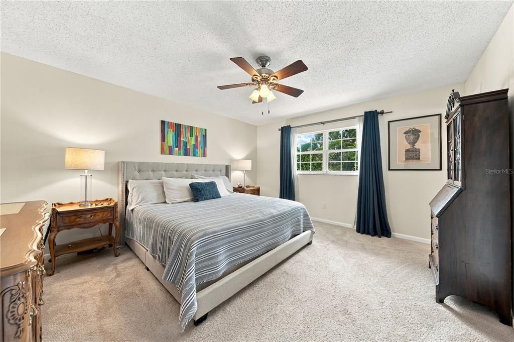 For Sale: $550,000 (3 beds, 2 baths, 1865 Square Feet)