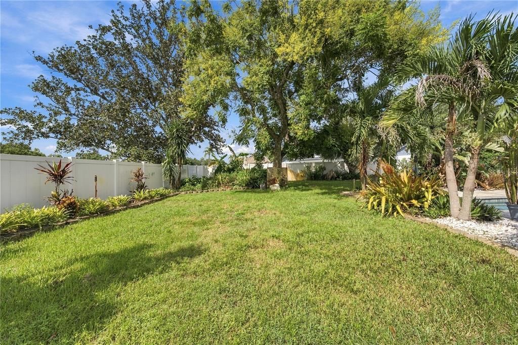 For Sale: $550,000 (3 beds, 2 baths, 1865 Square Feet)