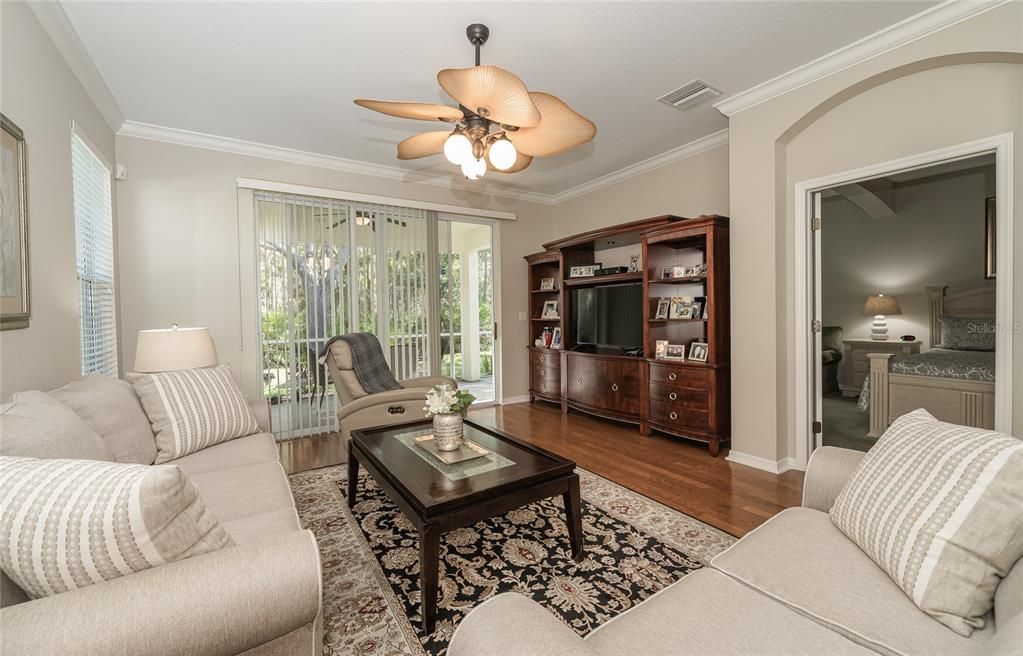 For Sale: $345,000 (3 beds, 2 baths, 1760 Square Feet)