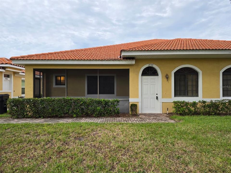 For Rent: $1,400 (2 beds, 2 baths, 923 Square Feet)