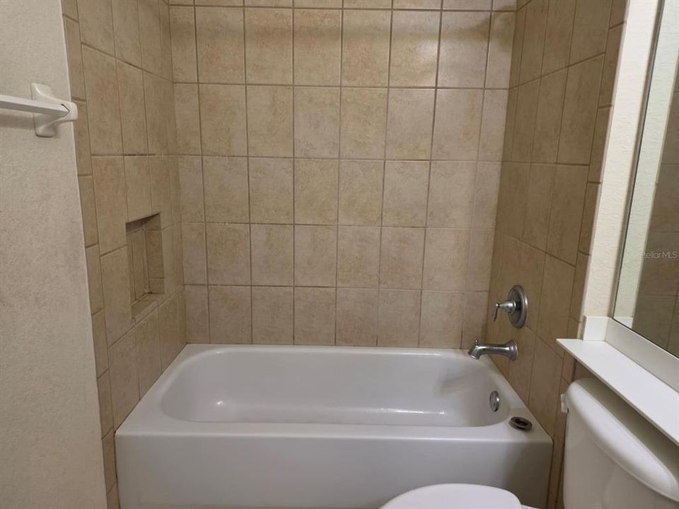 For Rent: $1,400 (2 beds, 2 baths, 923 Square Feet)