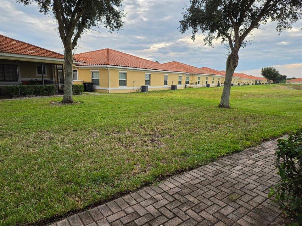 For Rent: $1,400 (2 beds, 2 baths, 923 Square Feet)