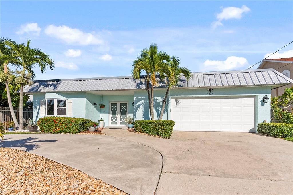 For Sale: $1,185,000 (3 beds, 2 baths, 2230 Square Feet)