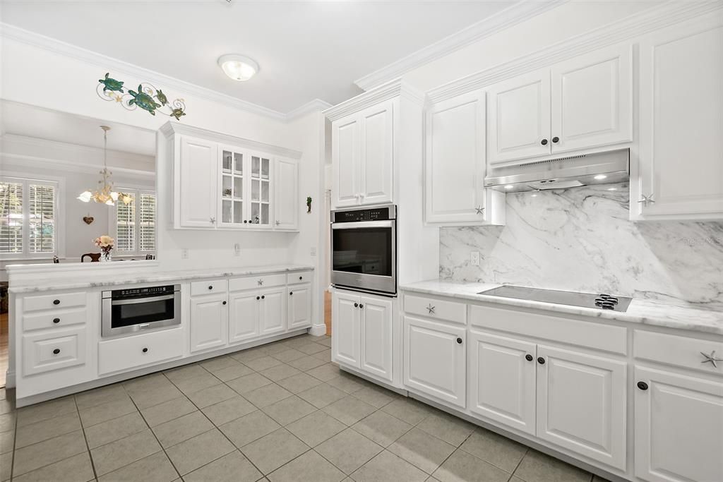 For Sale: $875,000 (4 beds, 3 baths, 3014 Square Feet)