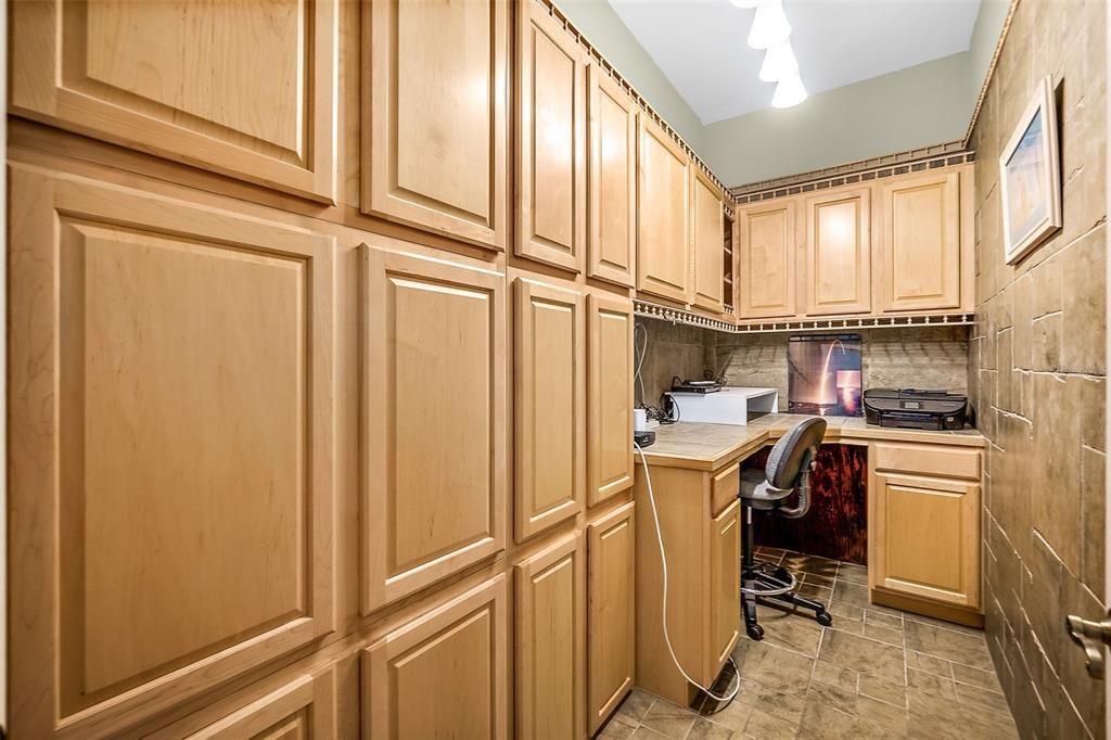 For Sale: $875,000 (4 beds, 3 baths, 3014 Square Feet)