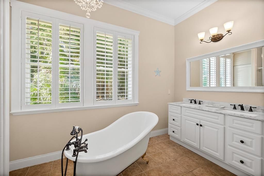 For Sale: $875,000 (4 beds, 3 baths, 3014 Square Feet)