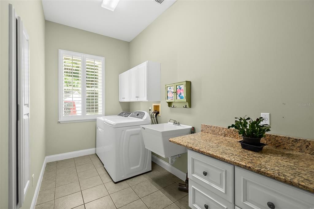 For Sale: $875,000 (4 beds, 3 baths, 3014 Square Feet)