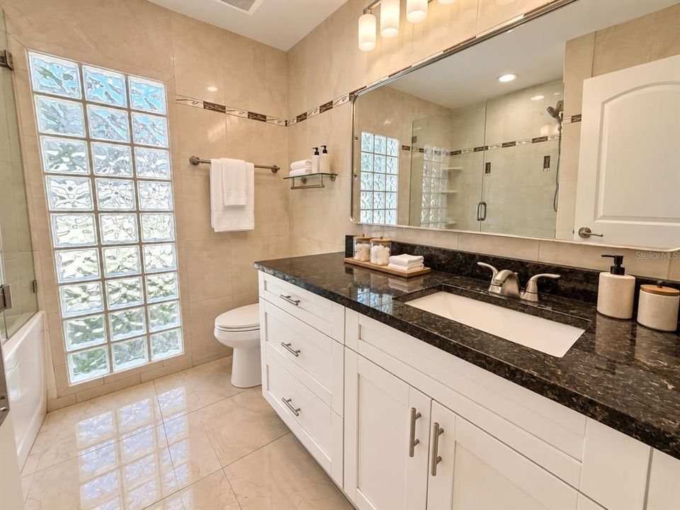 Activo con contrato: $524,900 (3 camas, 2 baños, 1810 Pies cuadrados)