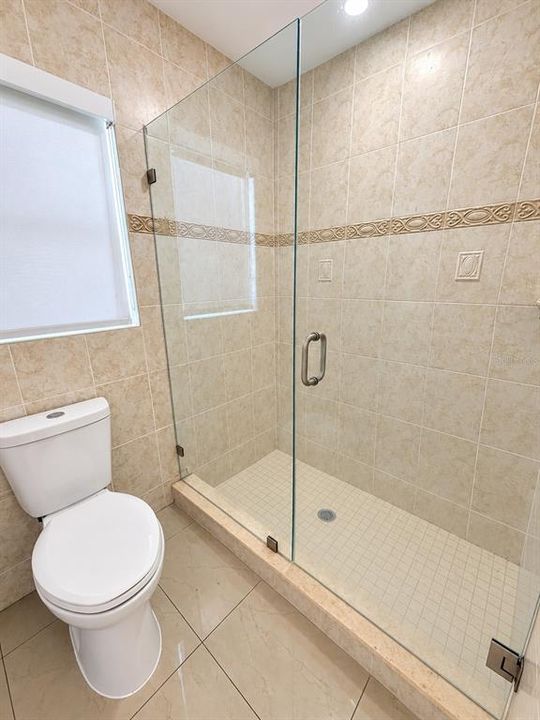 Activo con contrato: $524,900 (3 camas, 2 baños, 1810 Pies cuadrados)