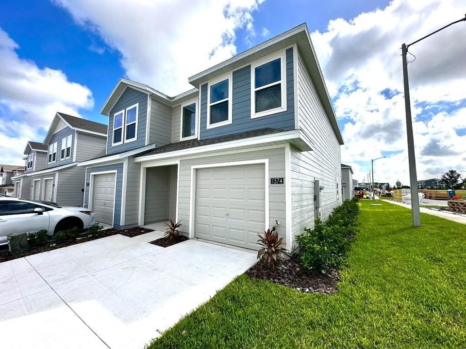 For Rent: $1,990 (3 beds, 2 baths, 1460 Square Feet)
