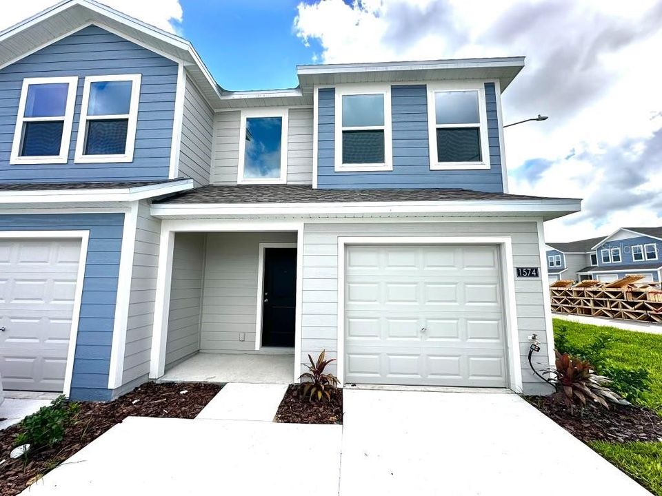 For Rent: $1,990 (3 beds, 2 baths, 1460 Square Feet)