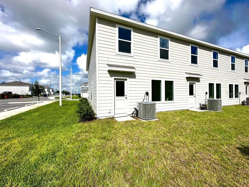 For Rent: $1,990 (3 beds, 2 baths, 1460 Square Feet)