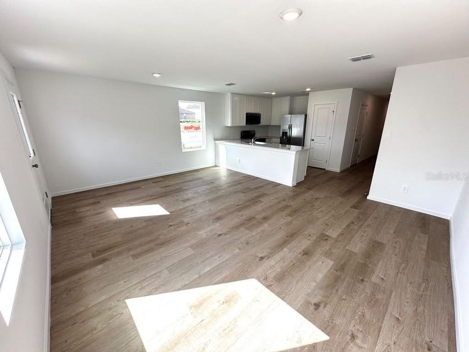 For Rent: $1,990 (3 beds, 2 baths, 1460 Square Feet)