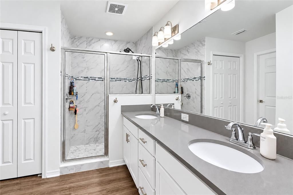 For Sale: $369,900 (3 beds, 2 baths, 2007 Square Feet)