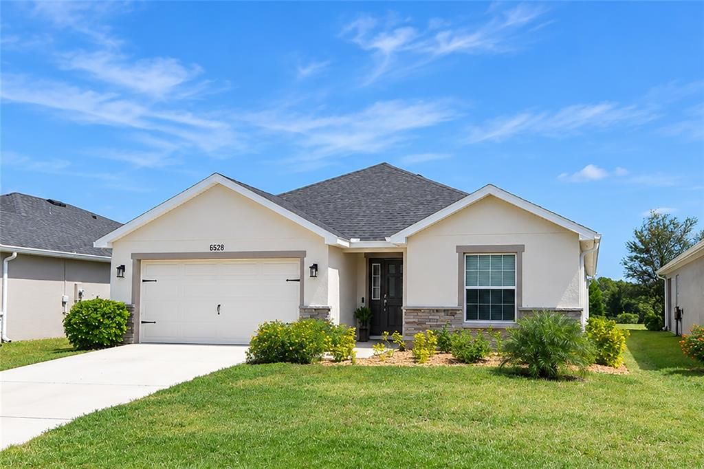 For Sale: $369,900 (3 beds, 2 baths, 2007 Square Feet)