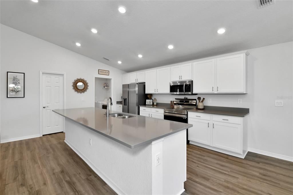 For Sale: $369,900 (3 beds, 2 baths, 2007 Square Feet)