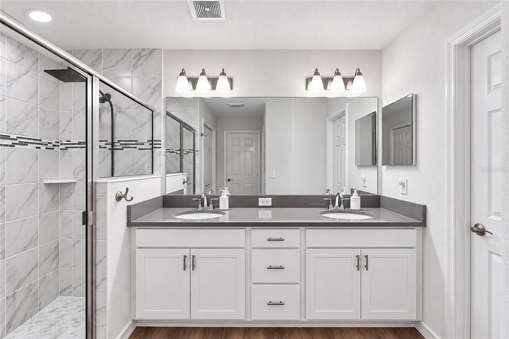 For Sale: $369,900 (3 beds, 2 baths, 2007 Square Feet)