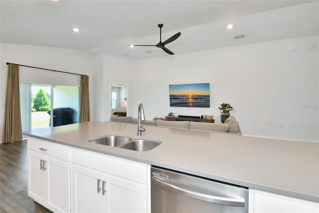 For Sale: $369,900 (3 beds, 2 baths, 2007 Square Feet)