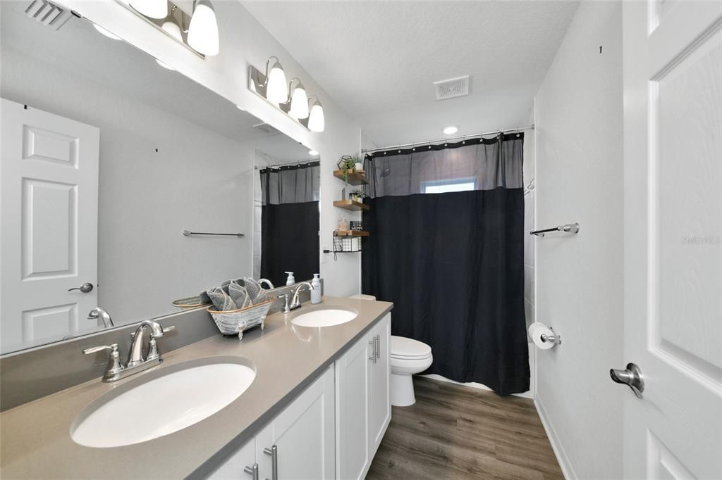 For Sale: $369,900 (3 beds, 2 baths, 2007 Square Feet)