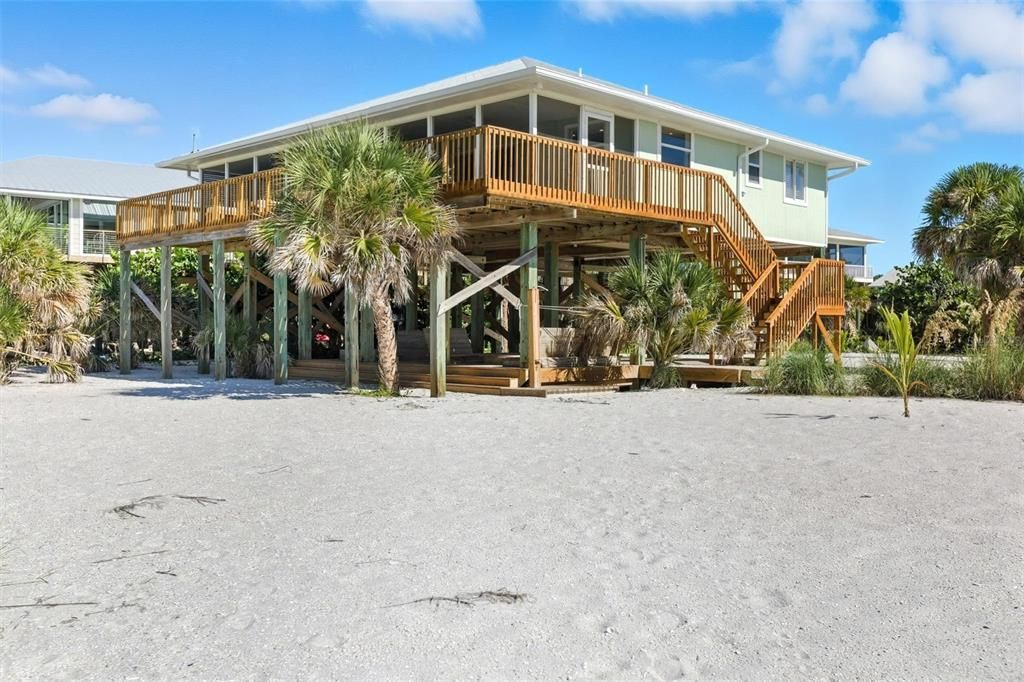 For Sale: $1,450,000 (4 beds, 2 baths, 1380 Square Feet)