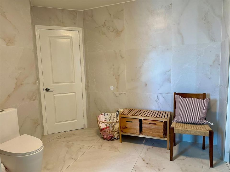 For Sale: $1,450,000 (4 beds, 2 baths, 1380 Square Feet)
