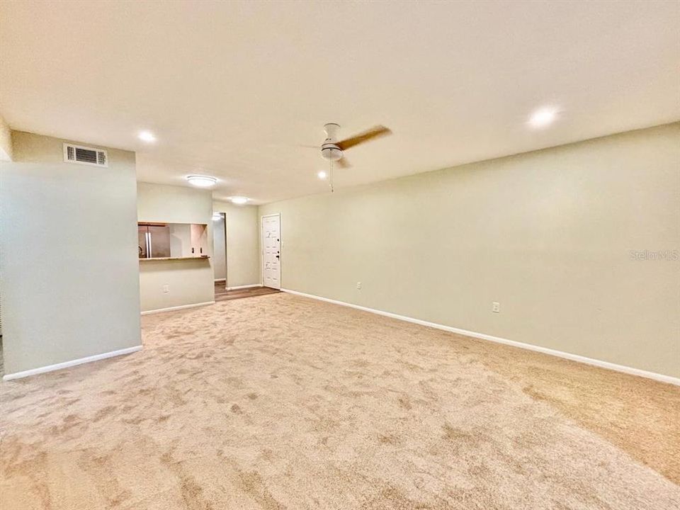 For Rent: $1,850 (2 beds, 2 baths, 1100 Square Feet)