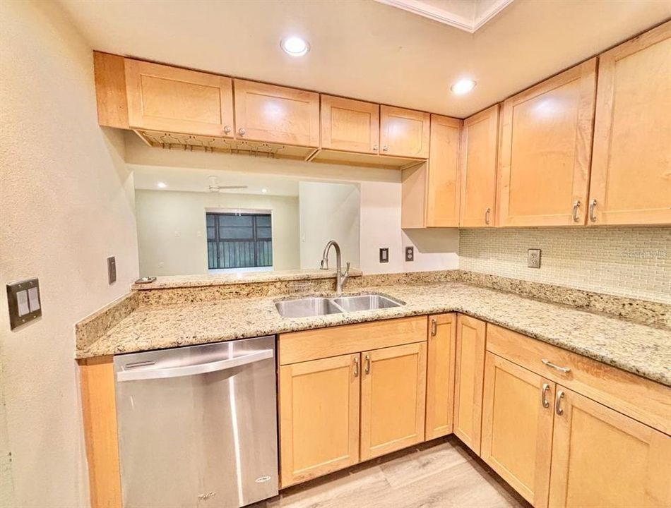 For Rent: $1,850 (2 beds, 2 baths, 1100 Square Feet)