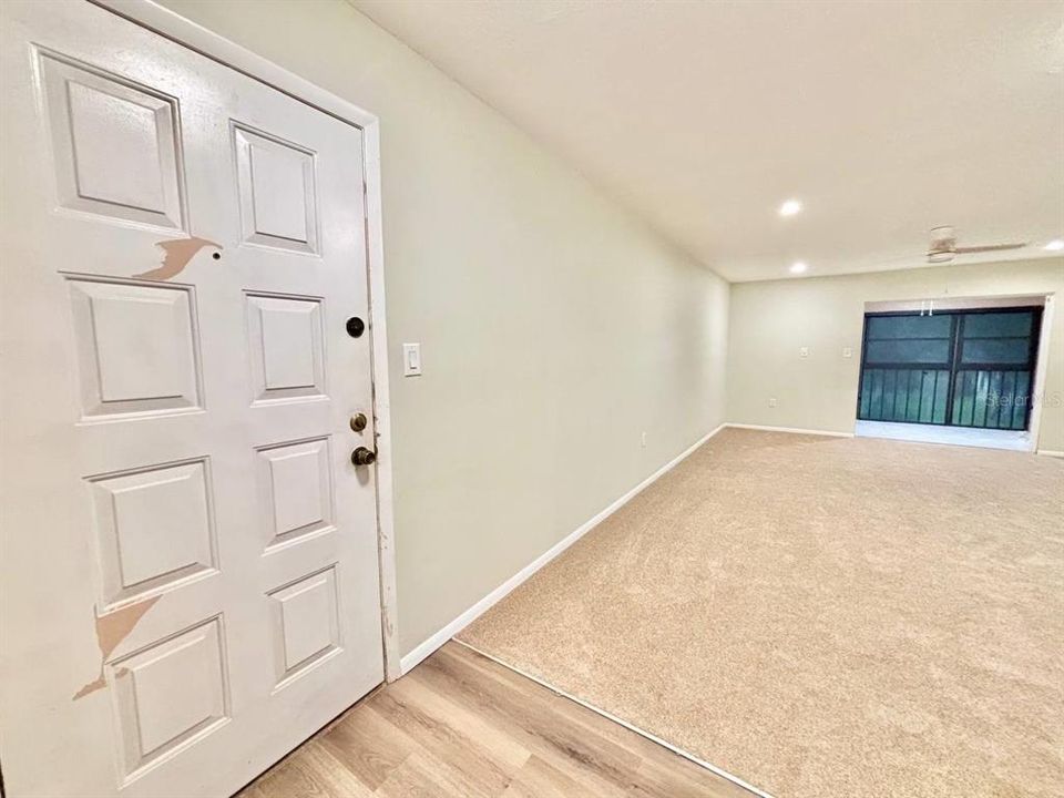 For Rent: $1,850 (2 beds, 2 baths, 1100 Square Feet)