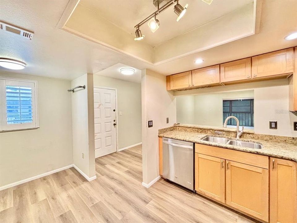 For Rent: $1,850 (2 beds, 2 baths, 1100 Square Feet)
