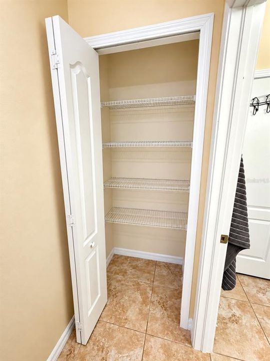 En Venta: $457,000 (4 camas, 2 baños, 1948 Pies cuadrados)