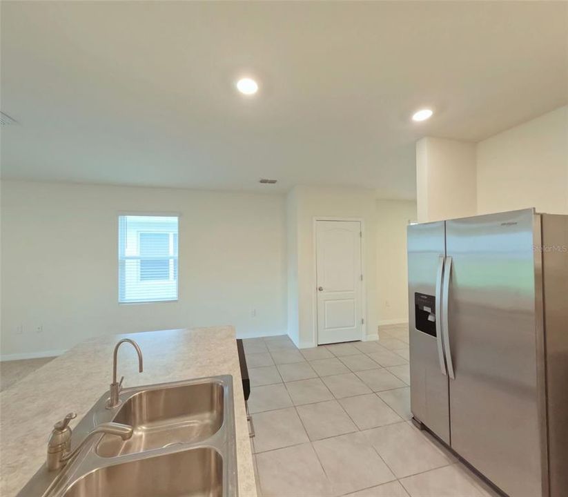 For Rent: $2,300 (3 beds, 2 baths, 1510 Square Feet)