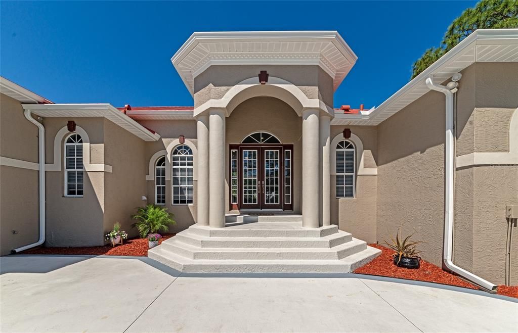For Sale: $925,000 (4 beds, 3 baths, 2637 Square Feet)