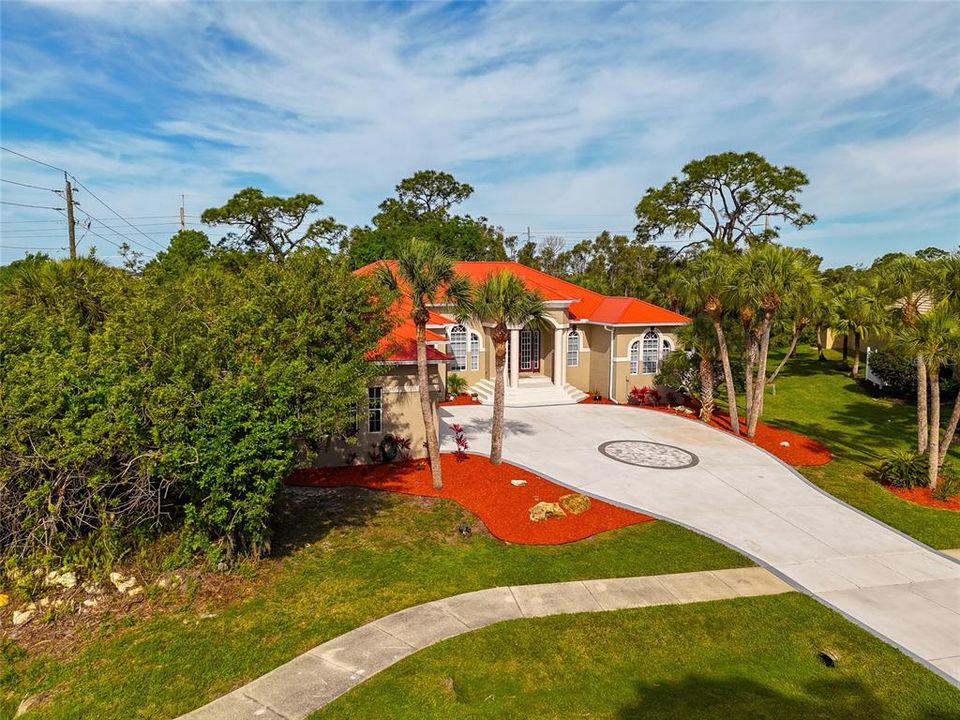 For Sale: $925,000 (4 beds, 3 baths, 2637 Square Feet)