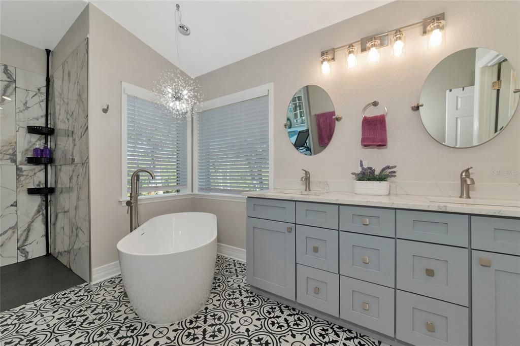 For Sale: $925,000 (4 beds, 3 baths, 2637 Square Feet)