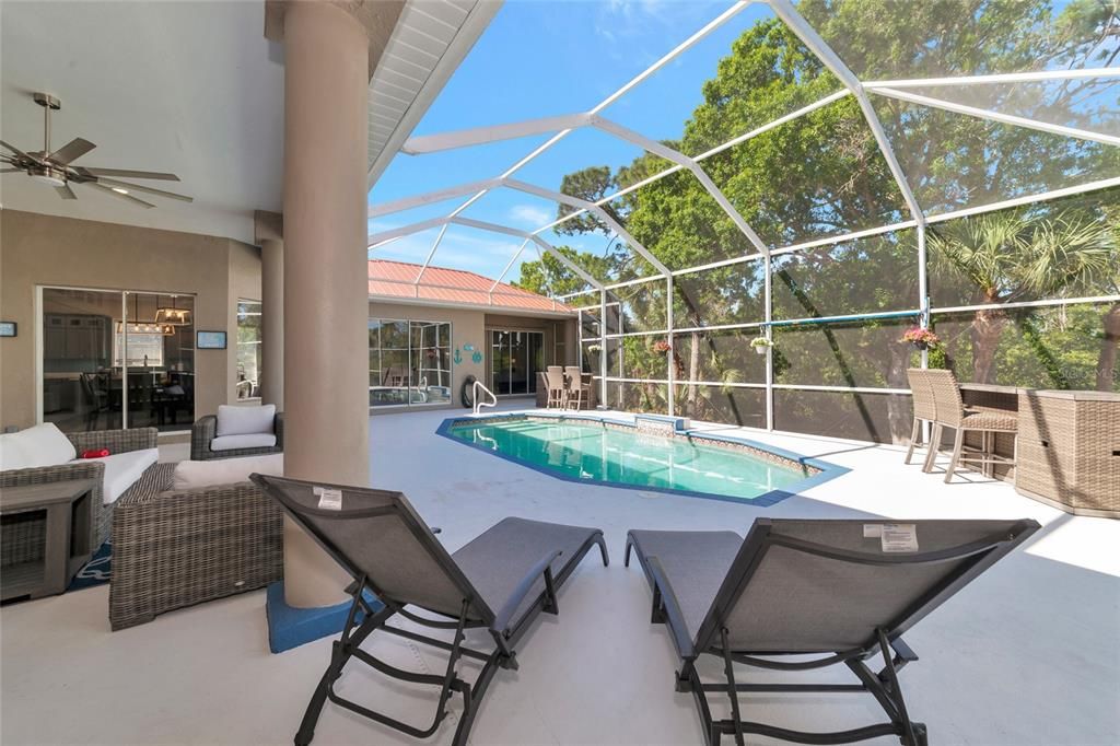 For Sale: $925,000 (4 beds, 3 baths, 2637 Square Feet)