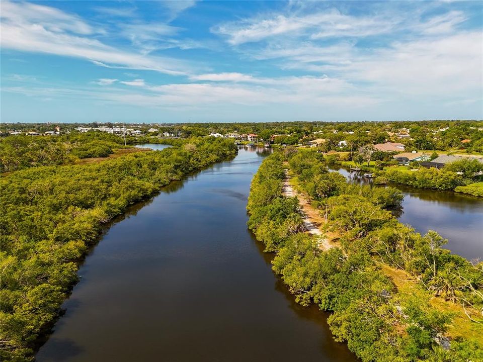 For Sale: $925,000 (4 beds, 3 baths, 2637 Square Feet)