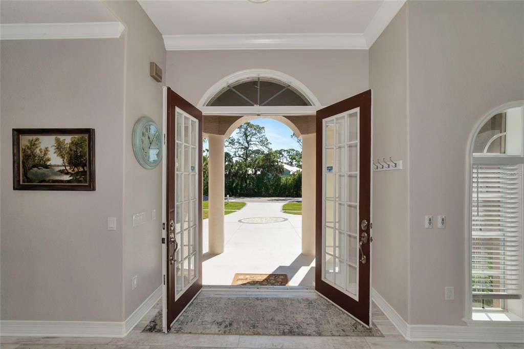 For Sale: $925,000 (4 beds, 3 baths, 2637 Square Feet)